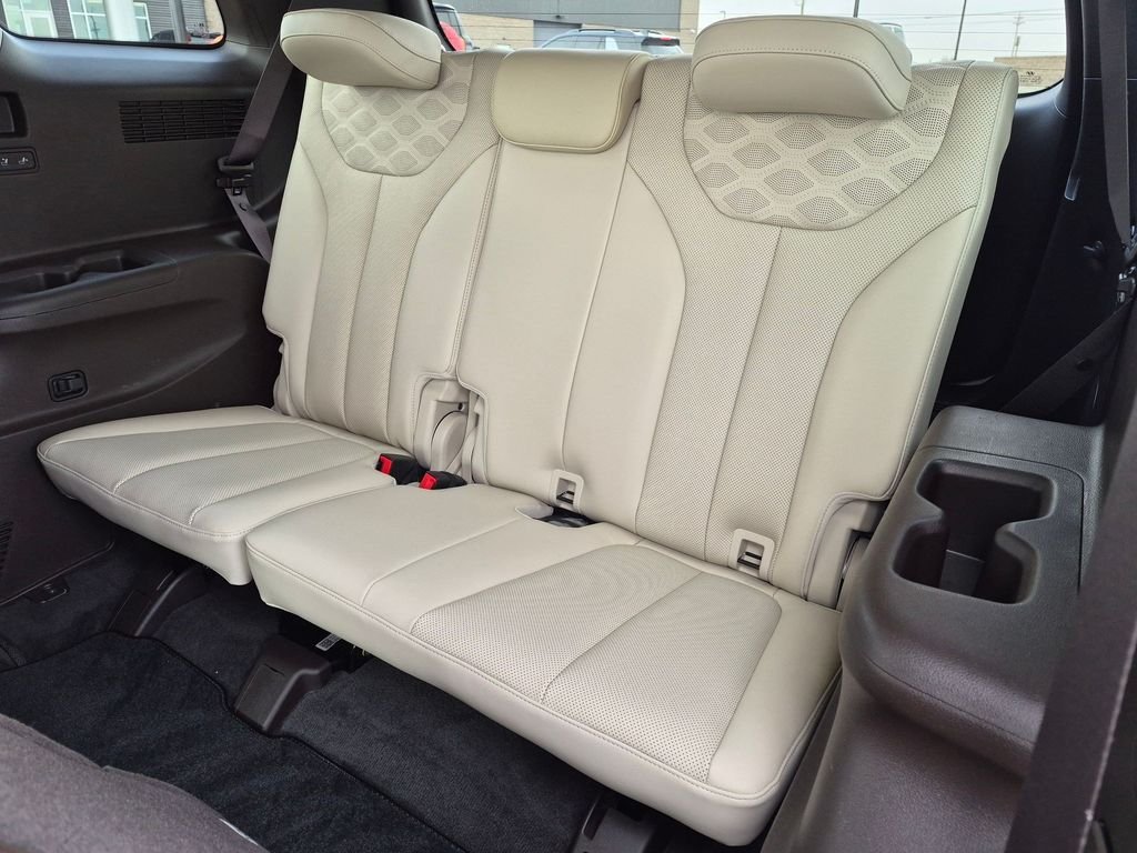 Used 2021 Hyper White Hyundai Calligraphy image 23