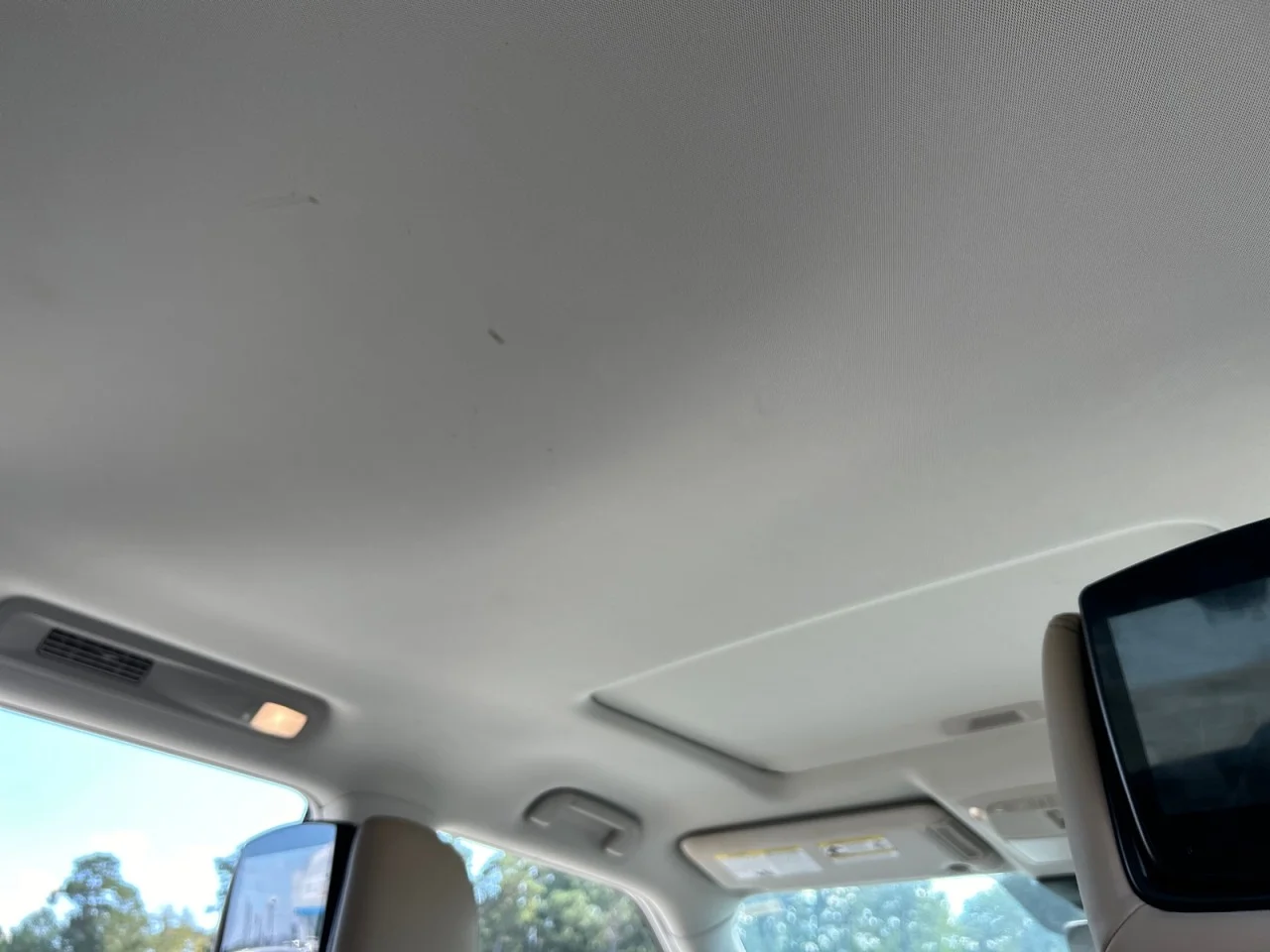 Used 2023 White Nissan Platinum image 29
