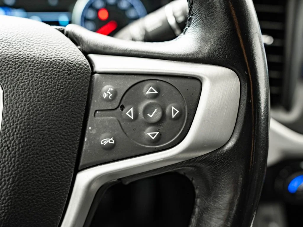 Used 2019 White Frost Tricoat GMC SLT-1 image 30