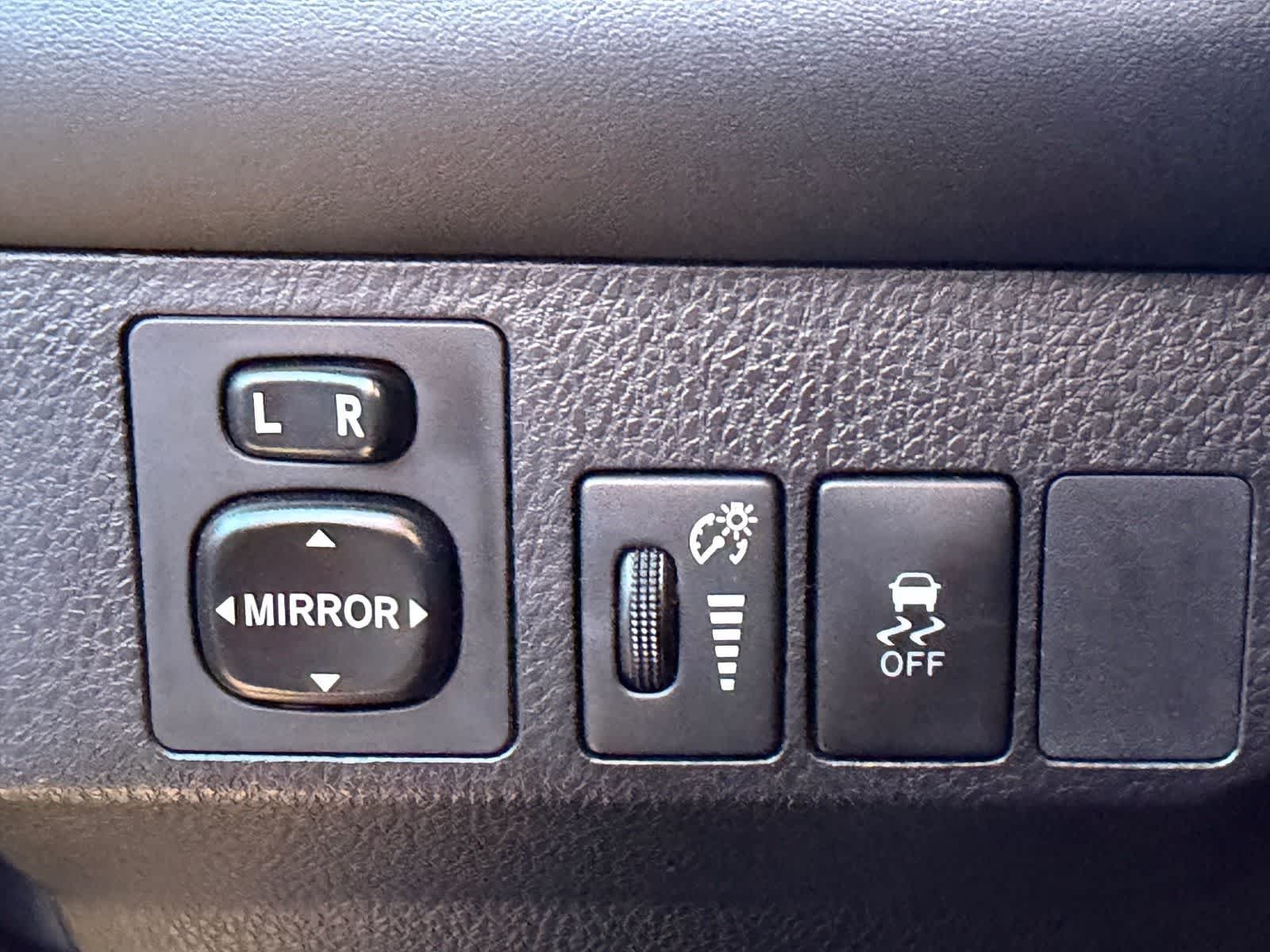 Used 2015 Magnetic Gray Metallic Toyota XLE image 10