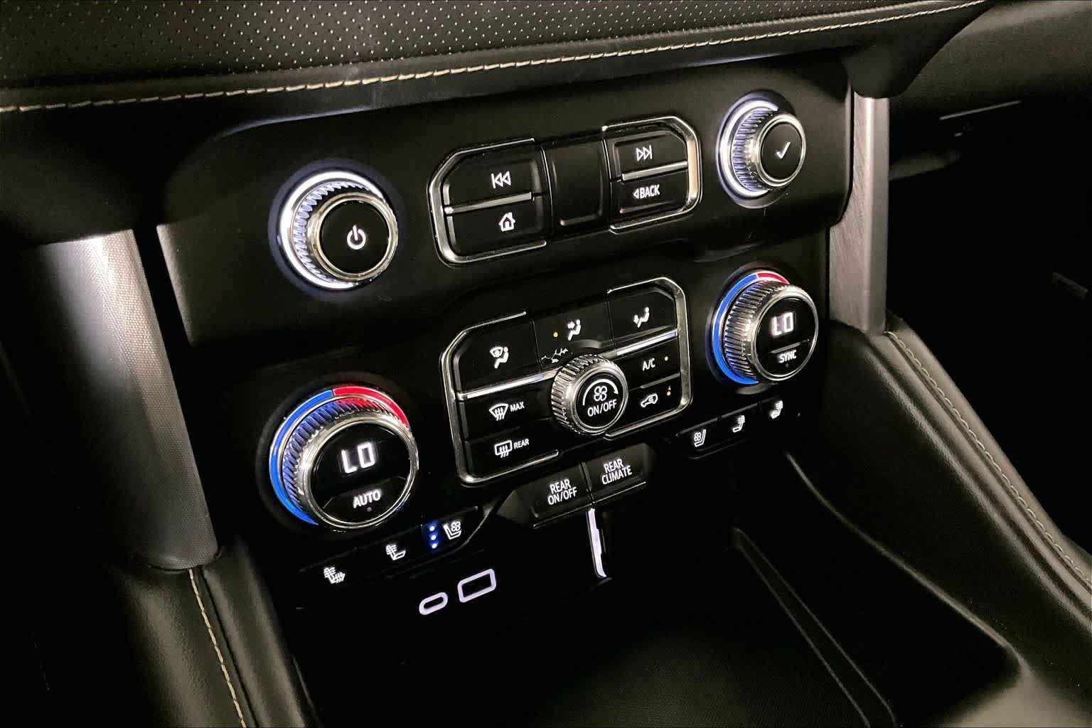 2023 GMC Yukon XL SLT - Photo 34