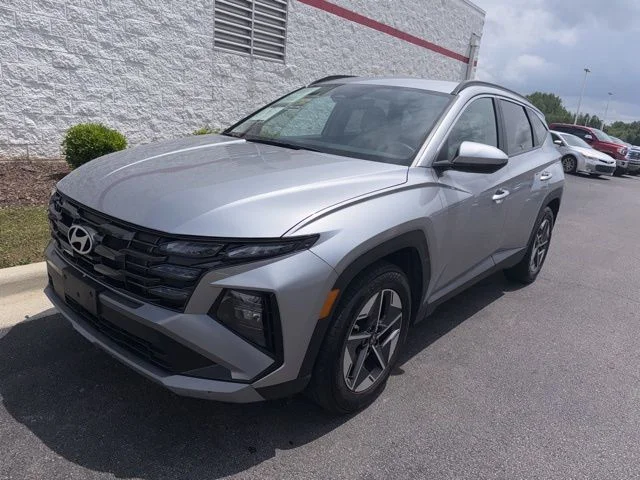 Used 2025 Silver Hyundai SEL image 3
