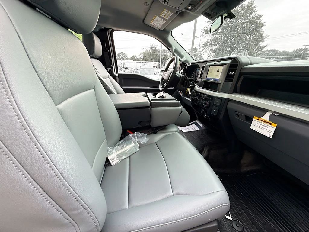 New 2026 Oxford White Ford F-250® XL image 25