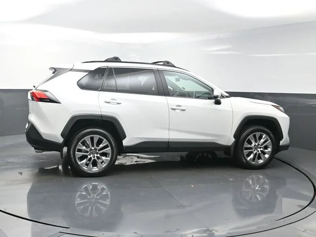 Used 2024 Beige Toyota XLE Premium image 8