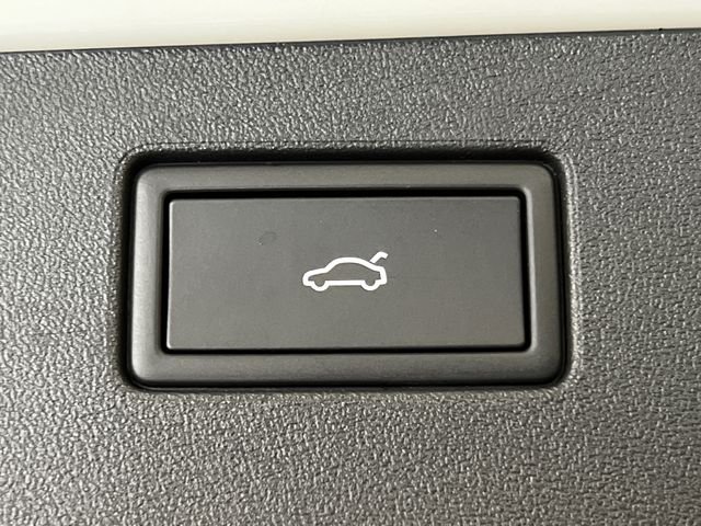 New 2026 White Volkswagen 2.0T SE R-Line Black image 6