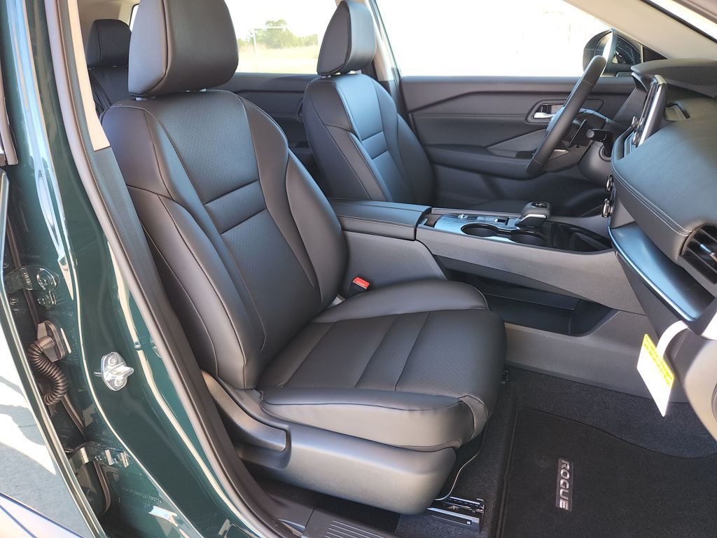 New 2026 Obsidian Green Pearl Nissan Dark Armor image 12