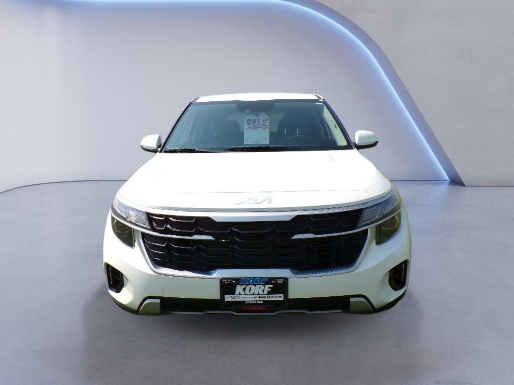 Used 2026 Snow White Pearl Kia LX image 2