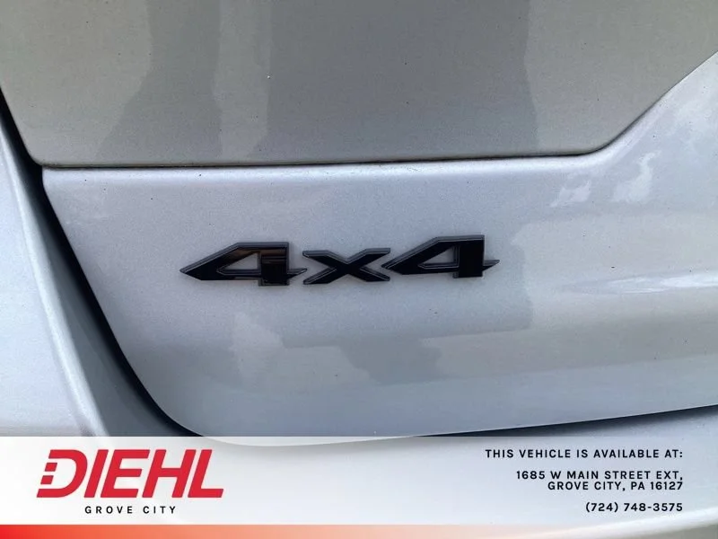 Used 2023 Silver Jeep Altitude X 4x4 image 11