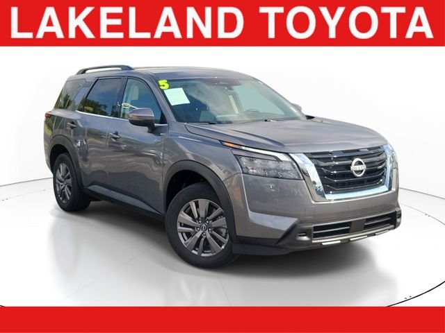 2025 Nissan Pathfinder SV 2WD's photo
