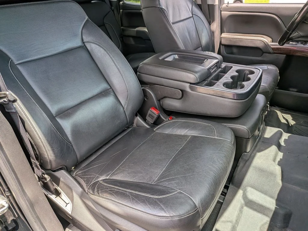 Used 2018 Black GMC SLT image 19