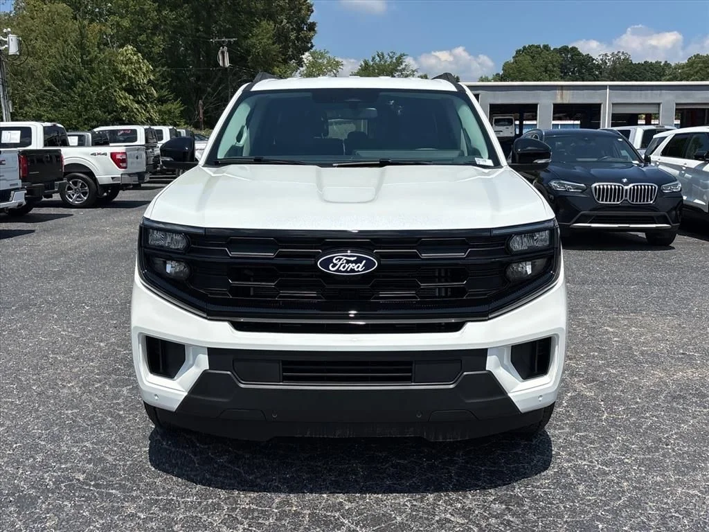 New 2027 Star White Metallic Tri-Coat Ford Active image 2