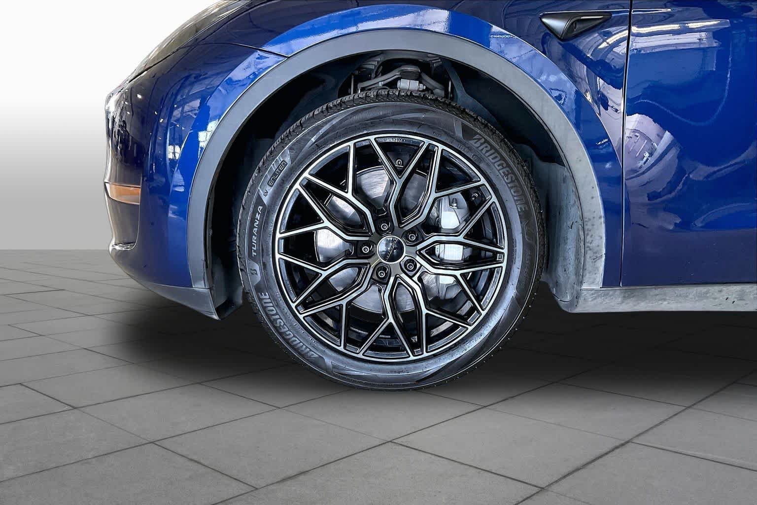 Used 2023 Deep Blue Metallic Tesla  image 10