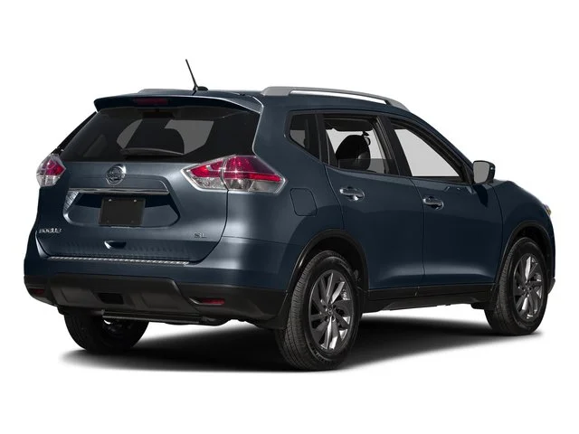 Used 2016 Arctic Blue Metallic Nissan SL image 2