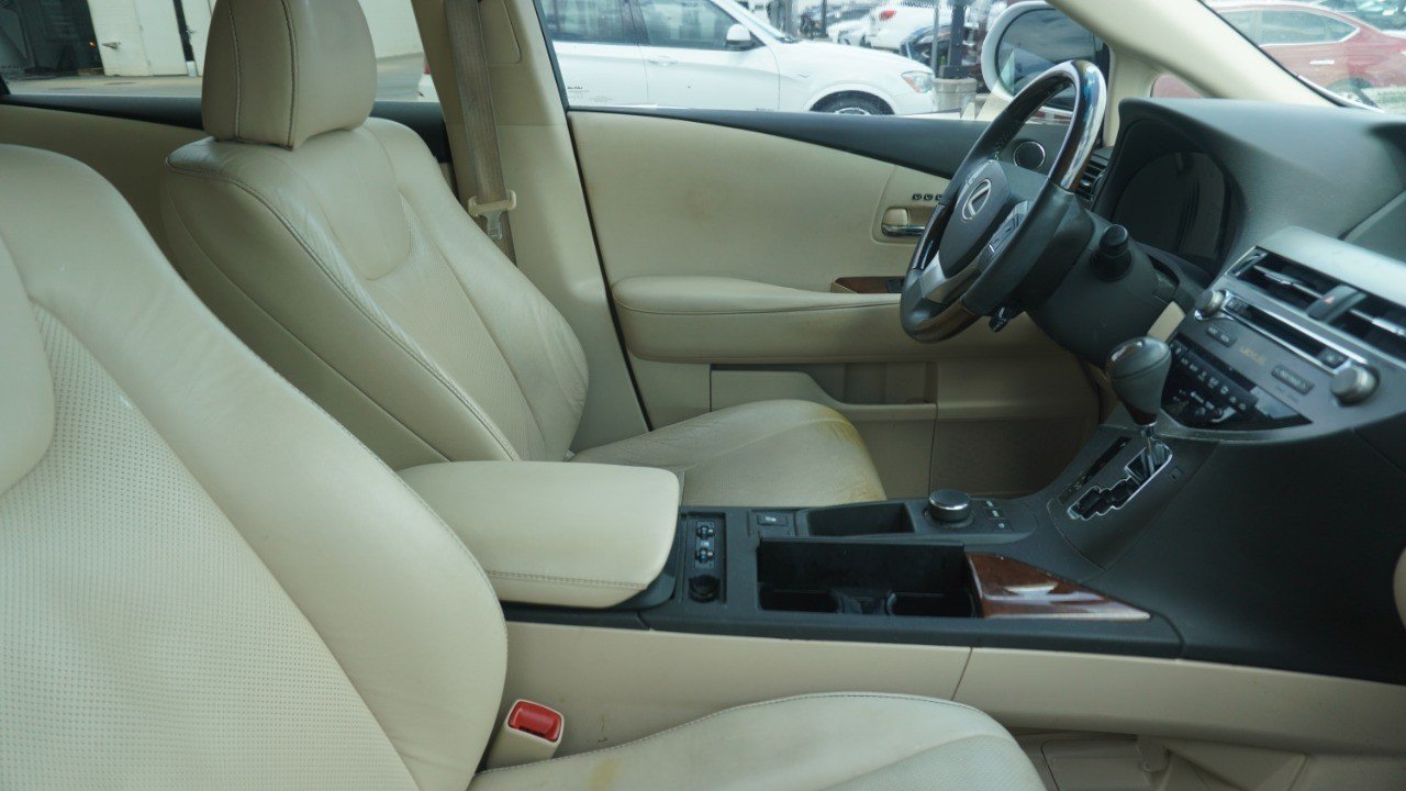 Used 2013 White Lexus  image 10