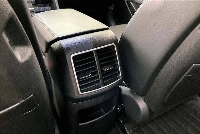 Used 2024 Red Kia X-Line image 9