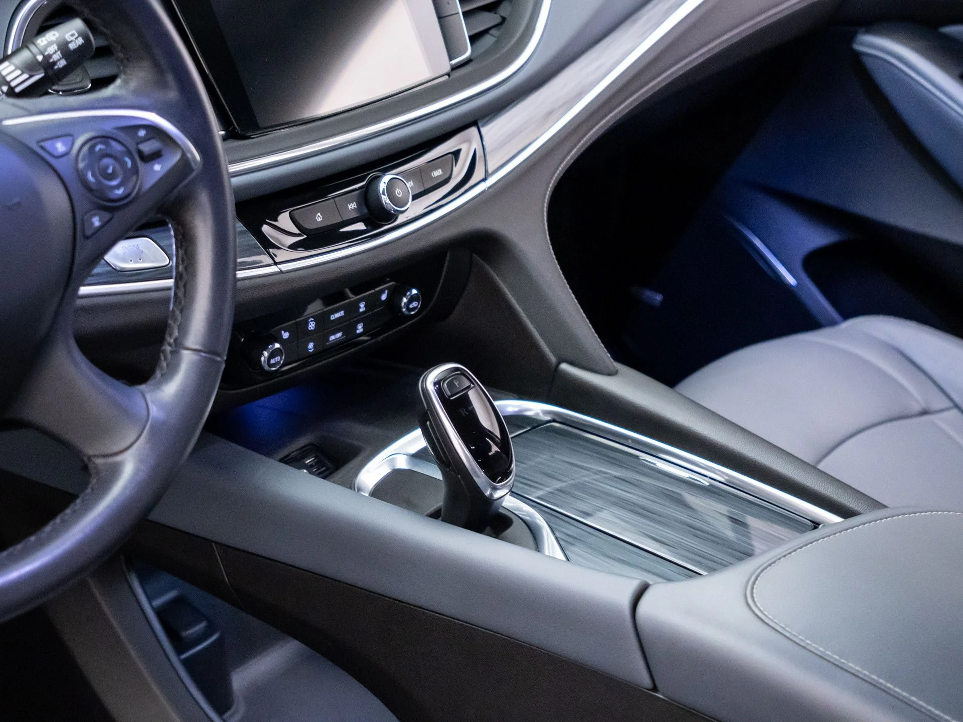 Used 2021 Black Buick Essence image 11