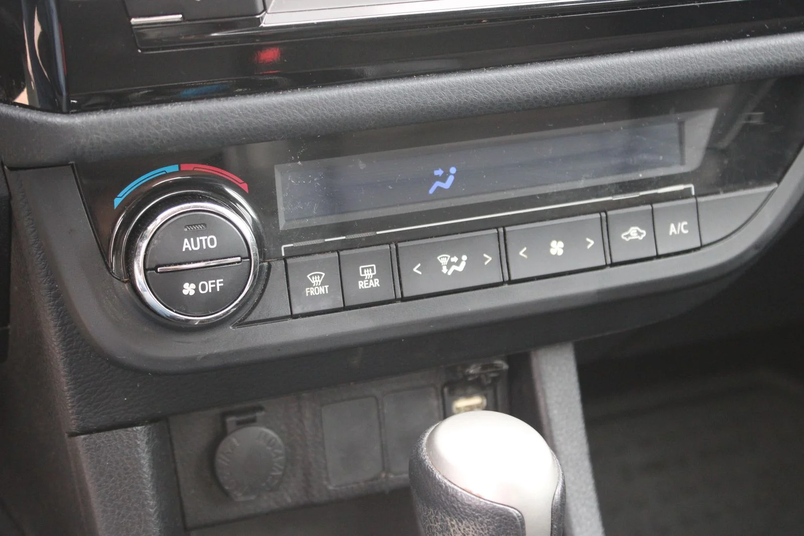 Used 2015 Silver Toyota S Plus image 18
