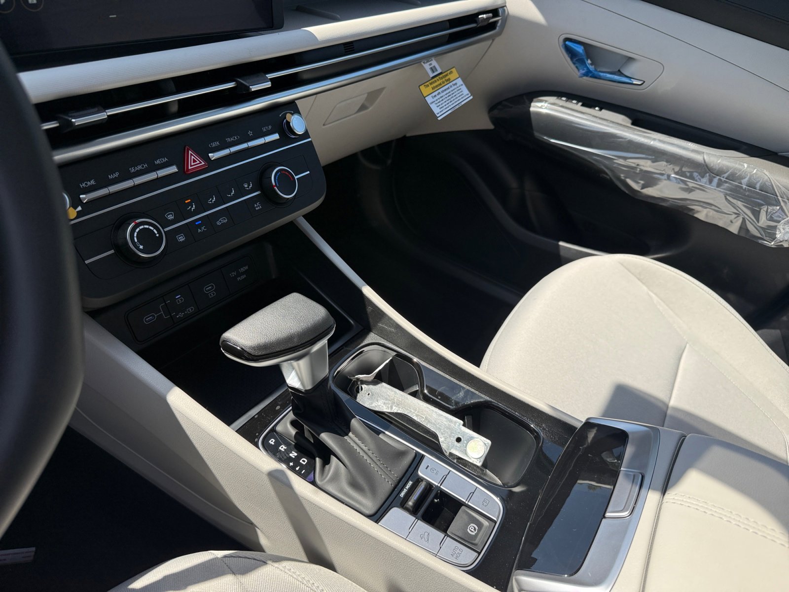 New 2026 Serenity White Pearl Hyundai SE FWD image 13