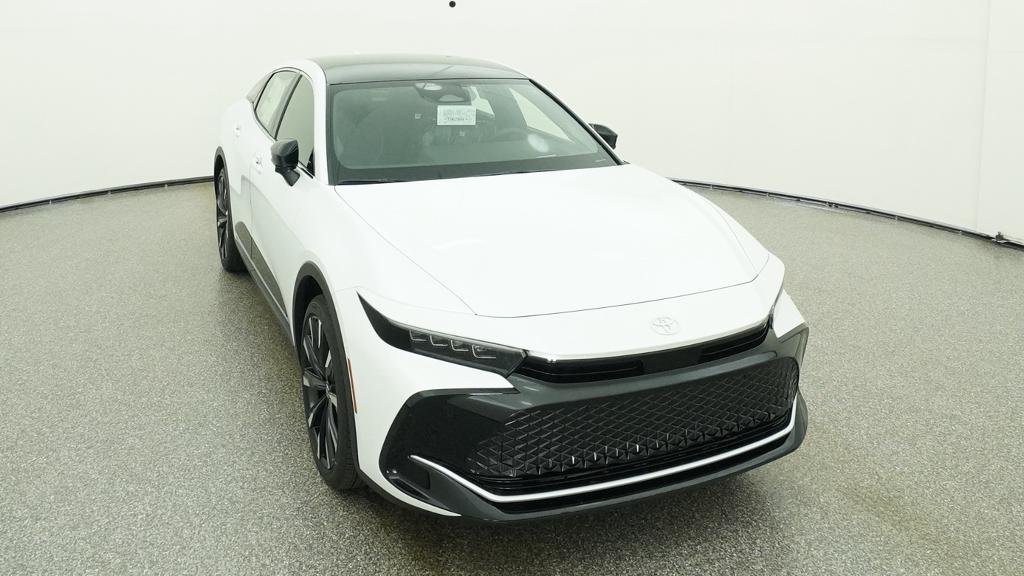 New 2026 Oxygen White Toyota Platinum image 9