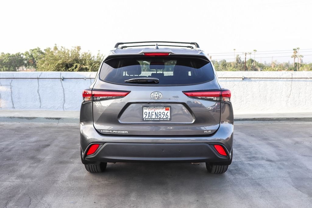Used 2022 Magnetic Gray Metallic Toyota XLE image 8