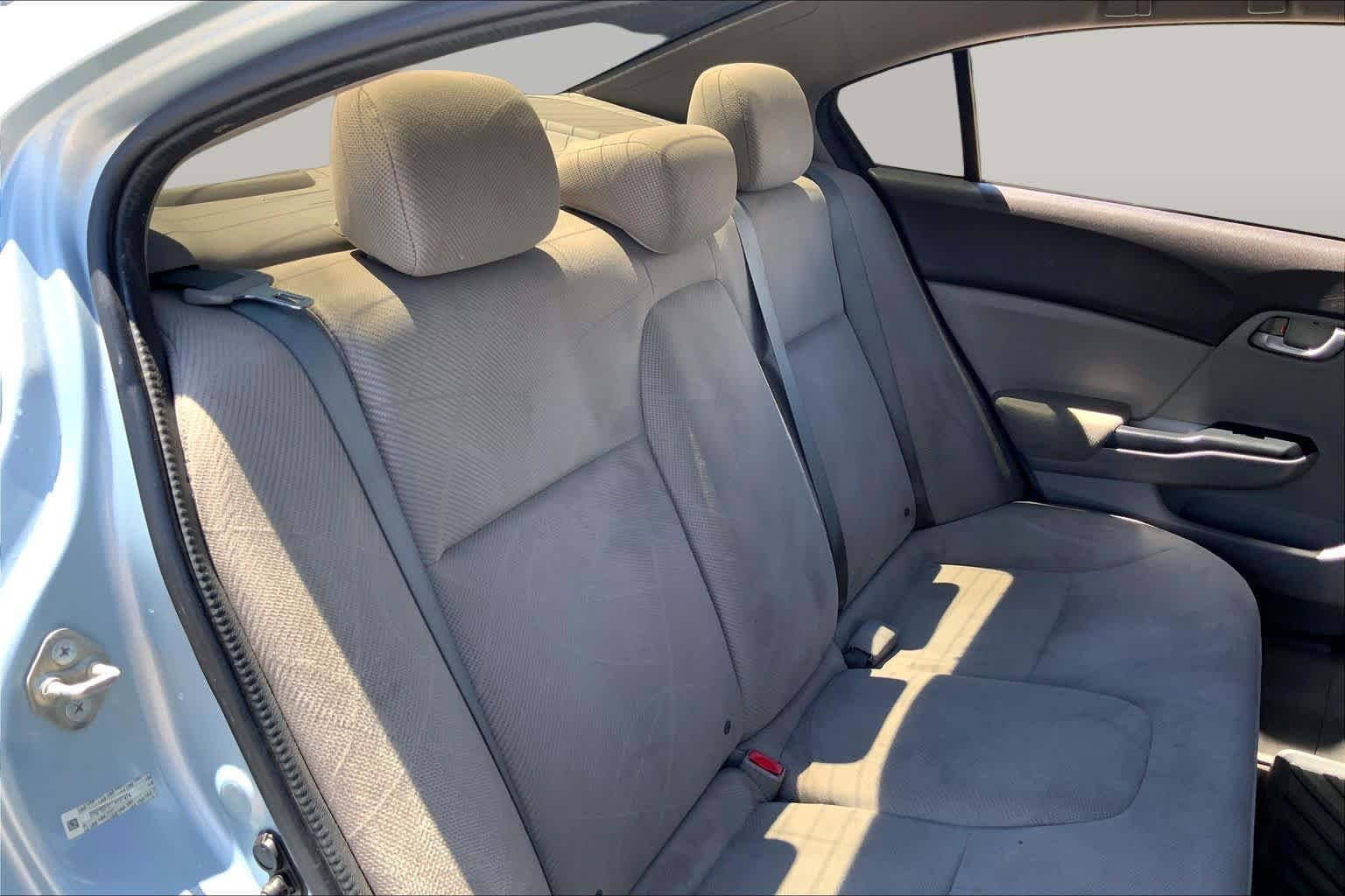 Used 2012 Alabaster Silver Metallic Honda LX image 16
