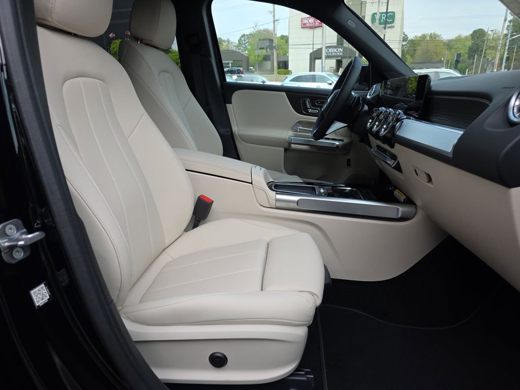 New 2026 Black Mercedes-Benz GLB 250 image 16