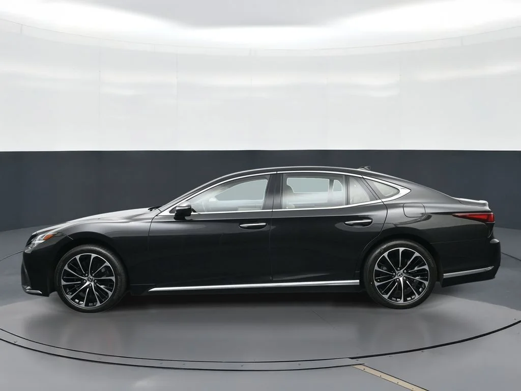 Used 2022 Black Lexus 500 Base image 5