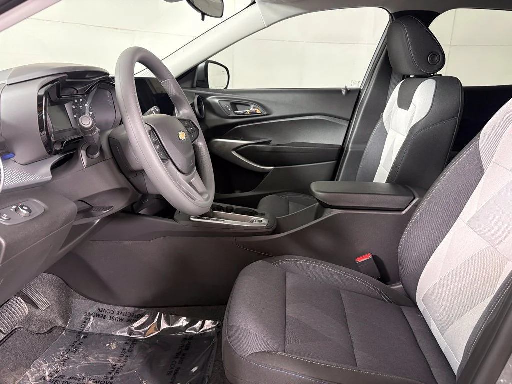 2026 Chevrolet Trax LS - Photo 25