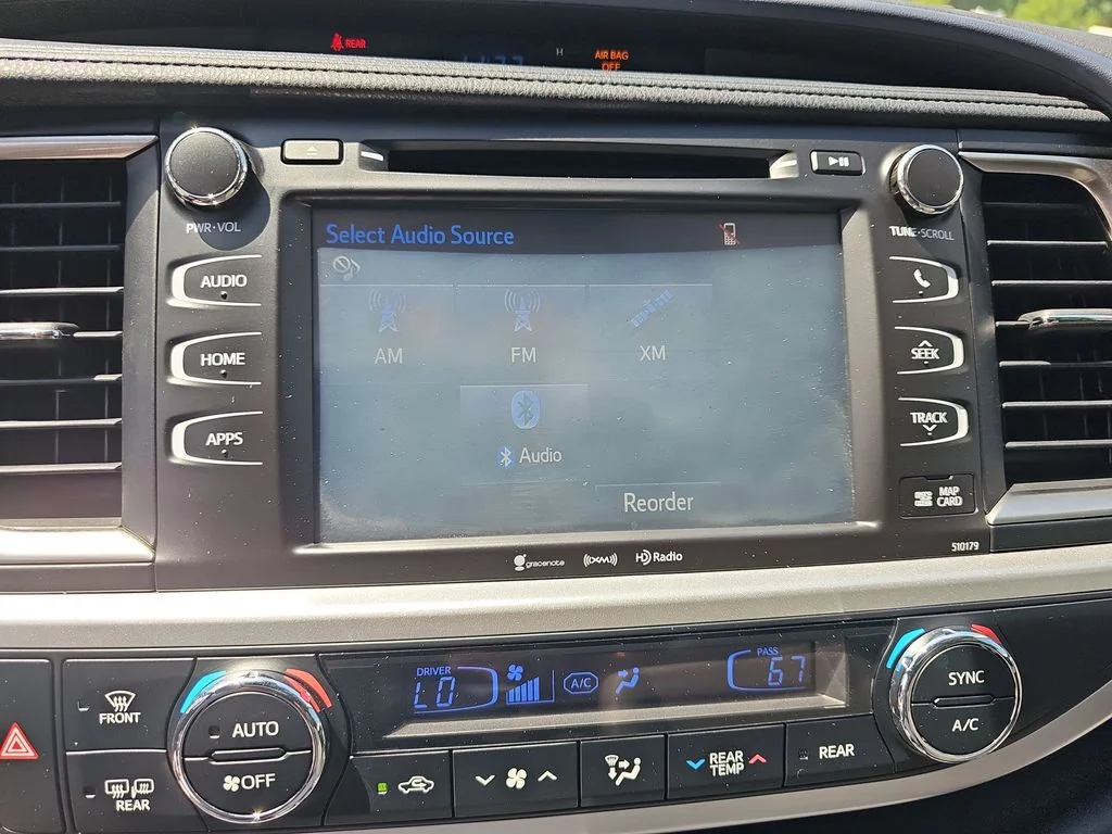 Used 2018 Gray Toyota XLE image 20