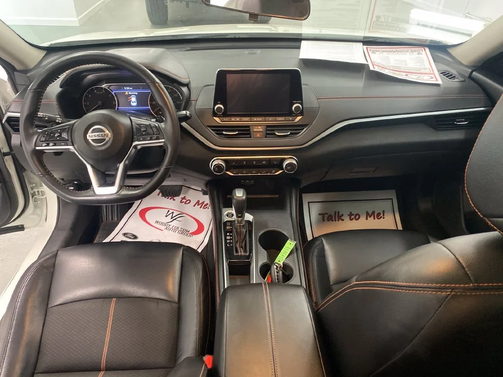 Used 2022 Pearl White Trico Nissan 2.5 SR image 17
