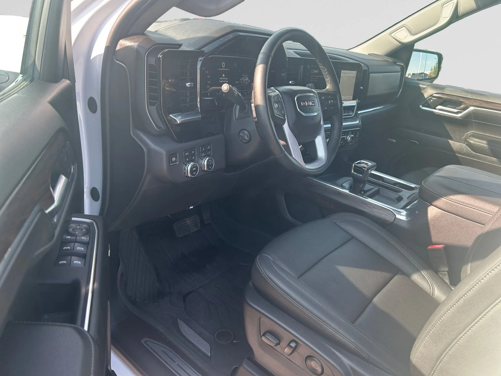 Used 2024 White GMC SLT Crew Cab 6.2L Leather Sunroof 4x4 image 13