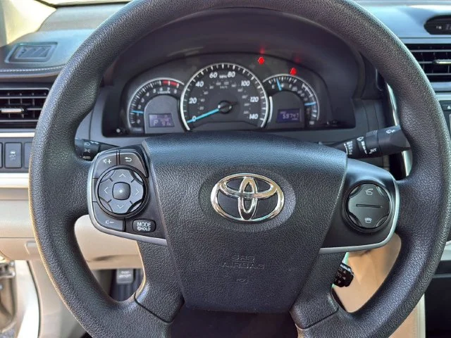 Used 2014 Creme Brulee Toyota LE image 21