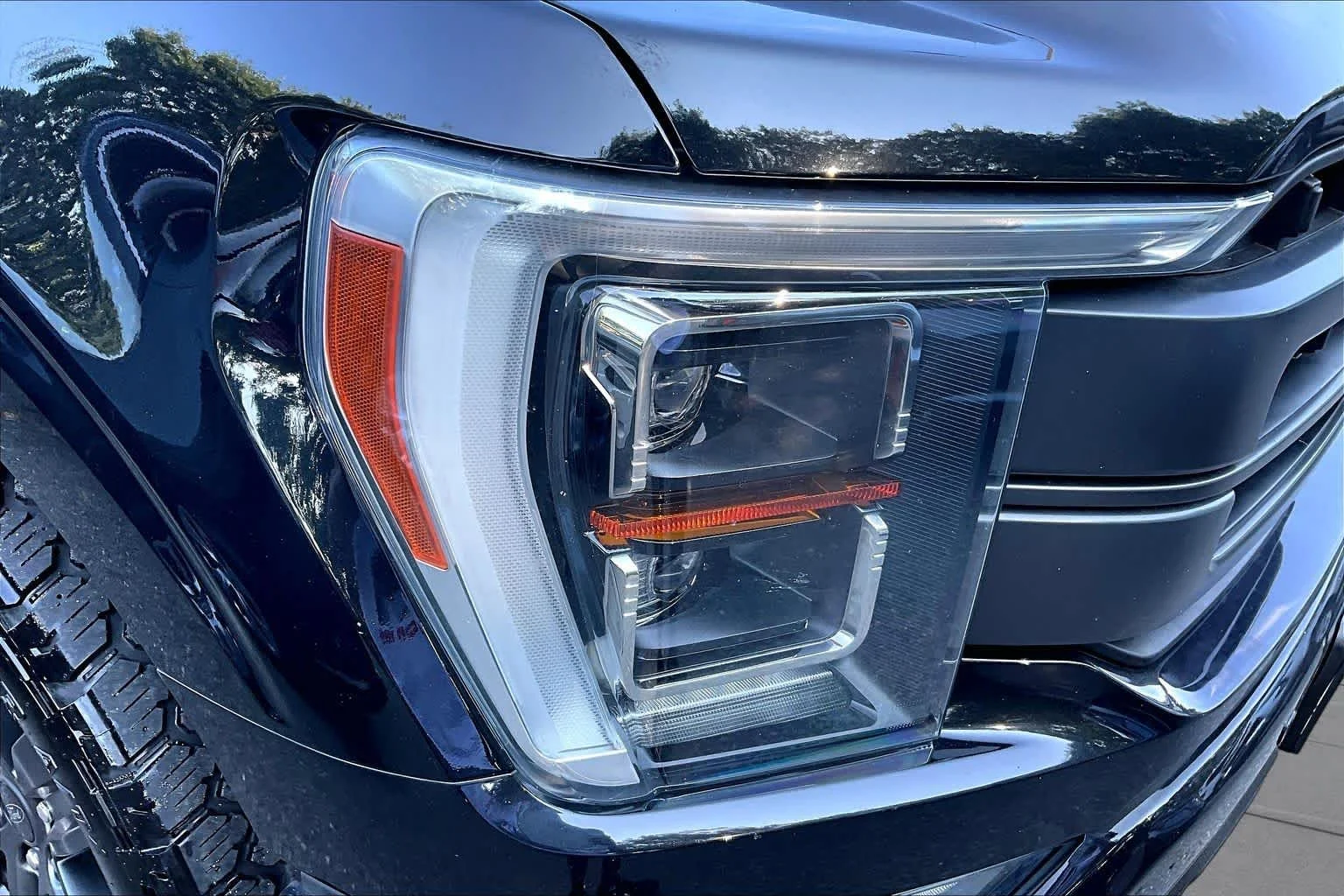 Used 2022 Agate Black Ford LARIAT image 25