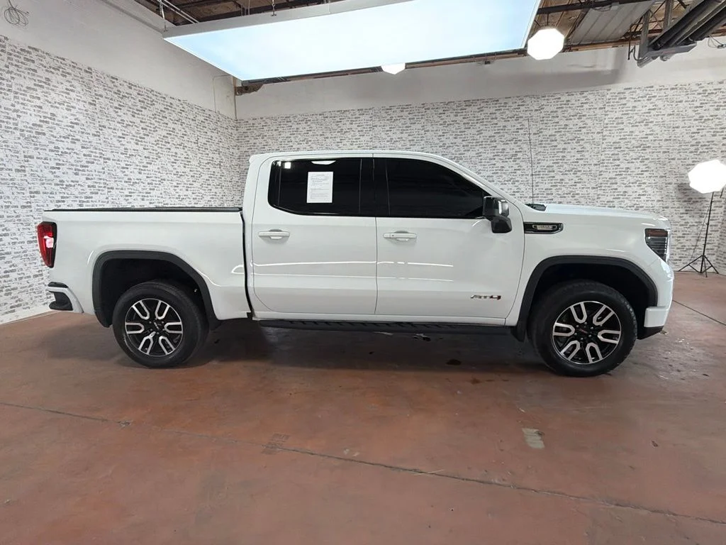 Used 2022 Summit White GMC AT4 image 8