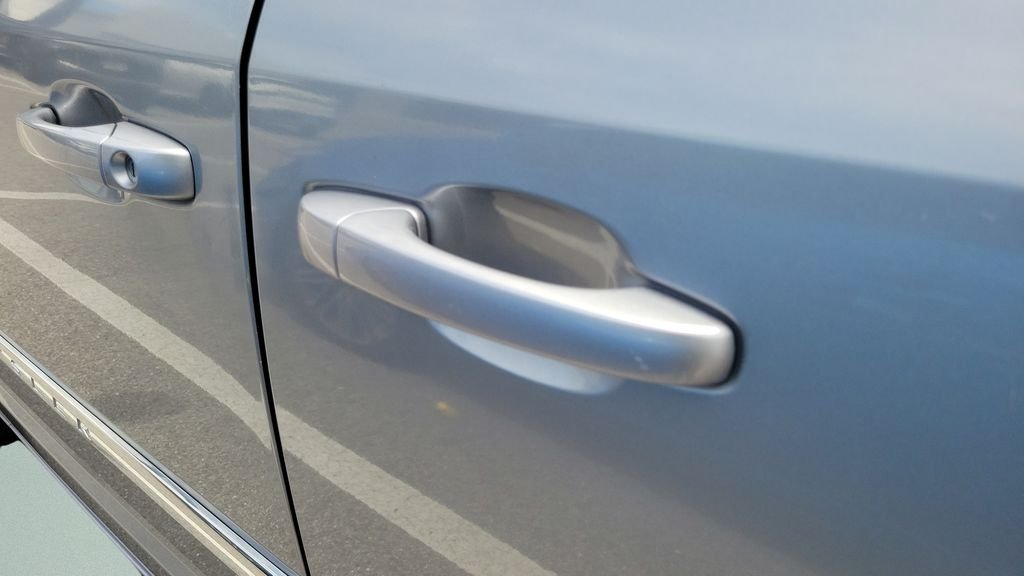 Used 2014 Silver Chrysler S image 11