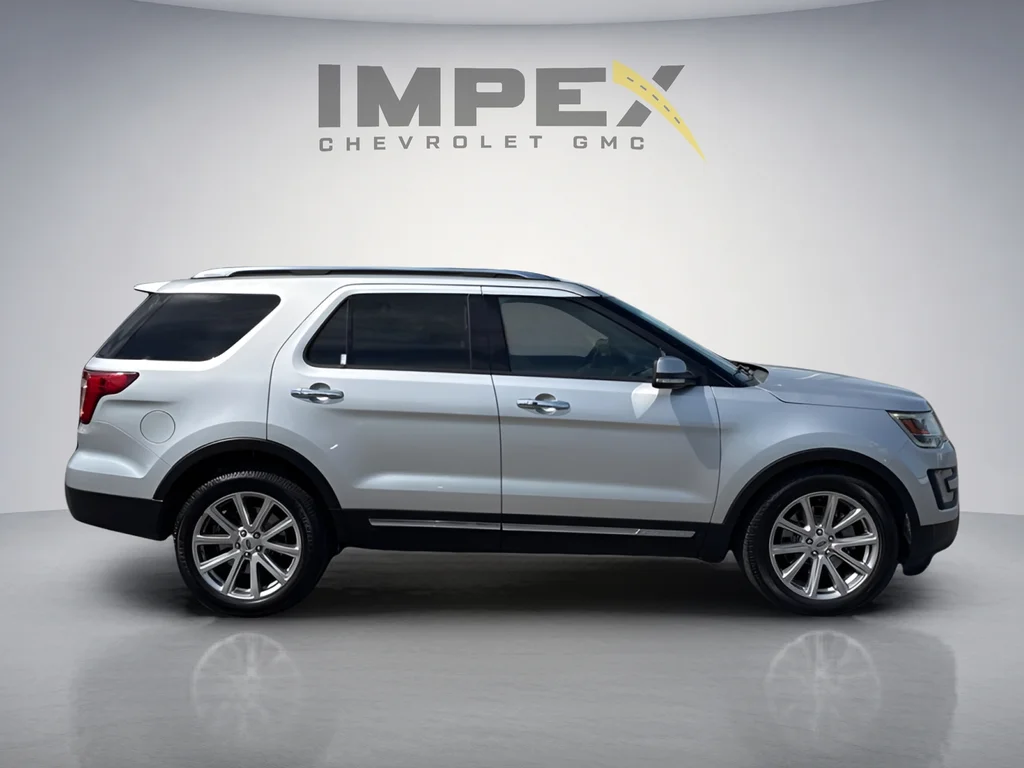 Used 2017 Silver Ford Limited image 6