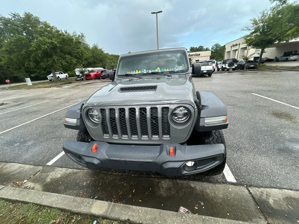 Used 2021 Gray Jeep Mojave image 2