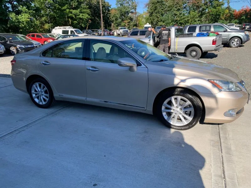 Used 2011 Gold Lexus ES 350 Sedan 4D image 23