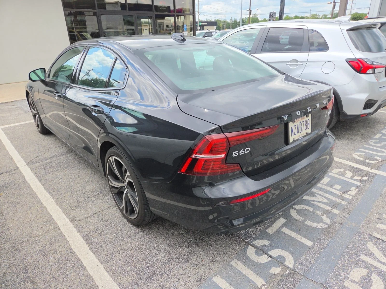 Used 2024 Black Volvo Ultimate image 10