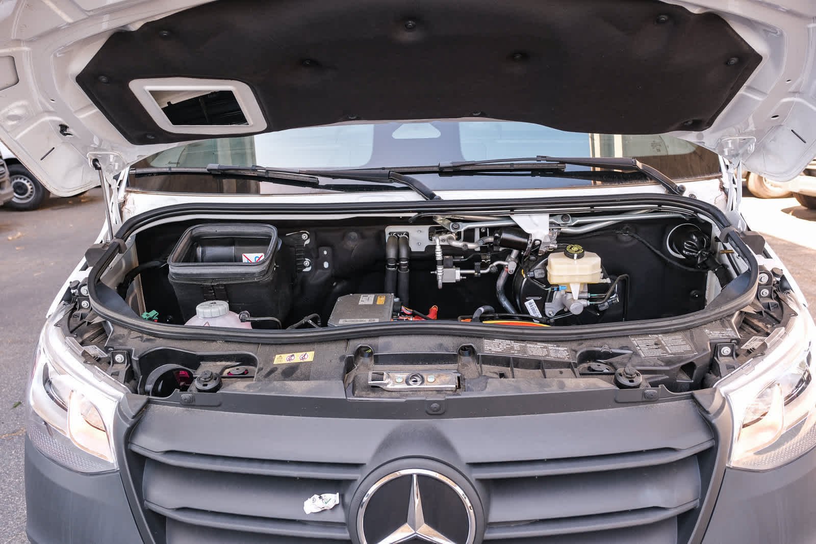 New 2025 Arctic White Mercedes-Benz Cargo 170 WB High Roof RWD Electric Motor image 28