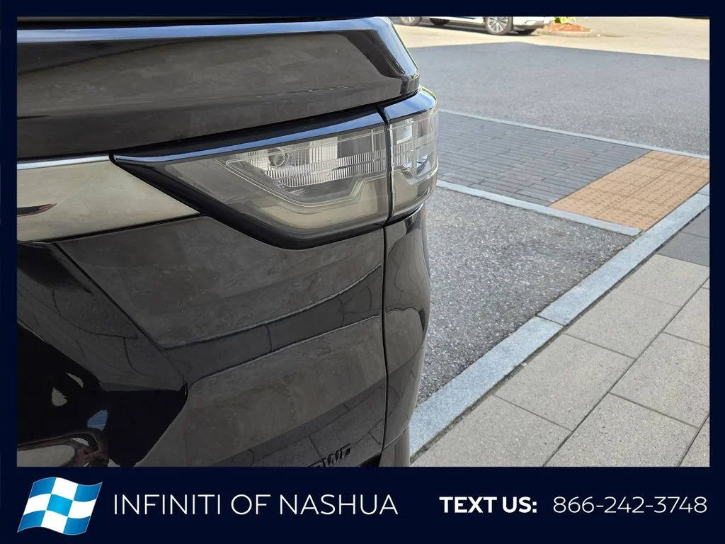 Used 2019 Black Chevrolet Premier image 14
