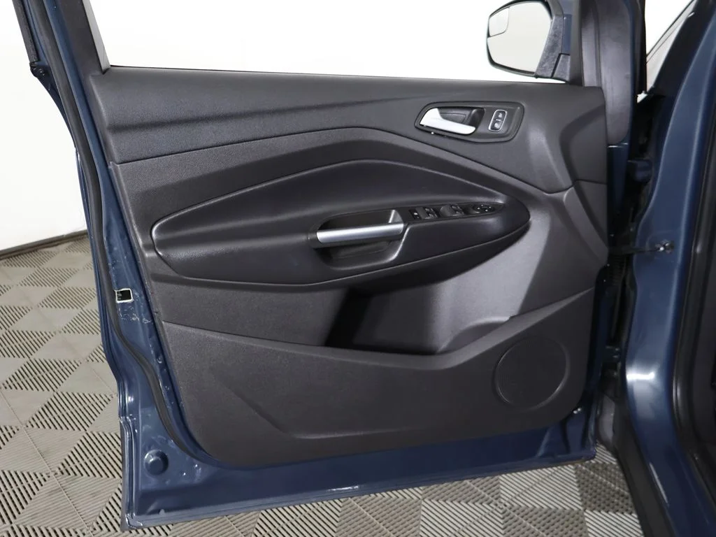 Used 2019 Green Ford SE image 19