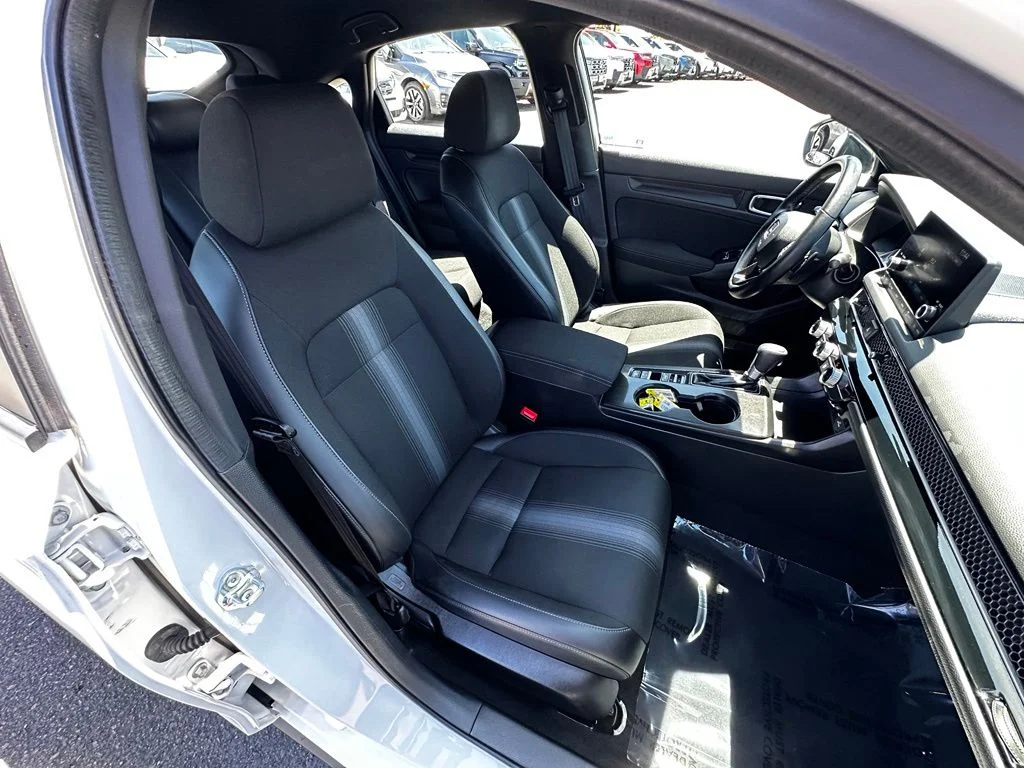 Used 2024  Honda Sport image 14