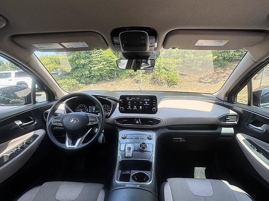 Used 2023 Twilight Black Hyundai SE image 18