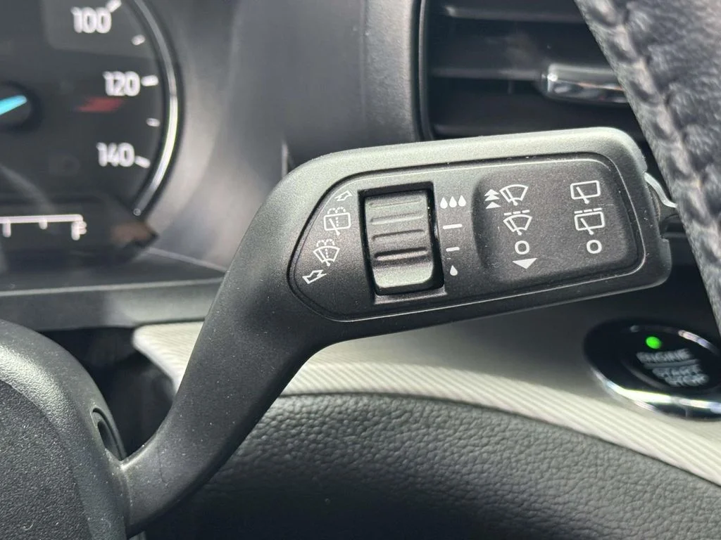 Used 2020 Black Ford XLT image 30
