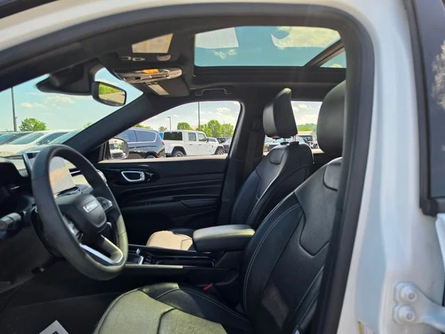 Used 2023 White Jeep Limited image 15