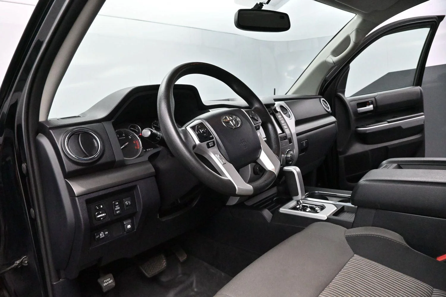 Used 2017 Black Toyota SR5 image 14