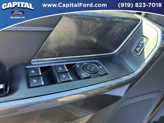 Used 2023 Blue Ford XLT image 21