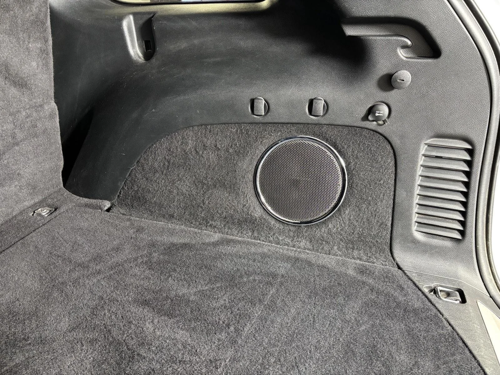 Used 2018 Bright White Clearcoat Jeep High Altitude image 6