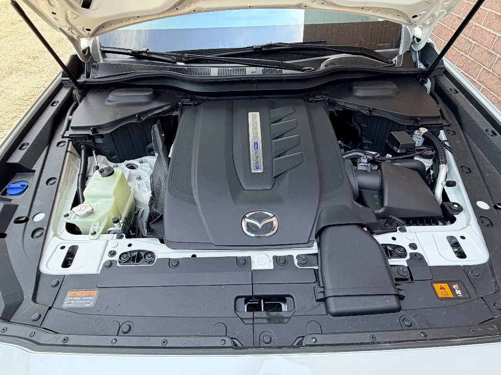 Used 2024 Rhodium White Premium Mazda Preferred image 33